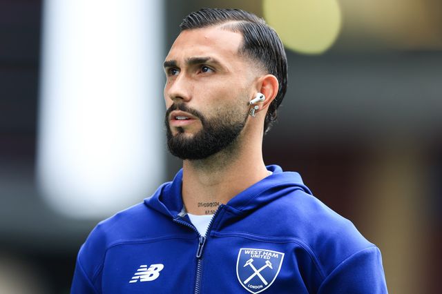 Valentin Castellanos of West Ham United arrives ahead of the Sky Bet Championship match Burnley vs West Ham United at Turf Moor, Burnley, United Kingdom on 16 August 2026

(Photo by Jorge Horsted/News Images)