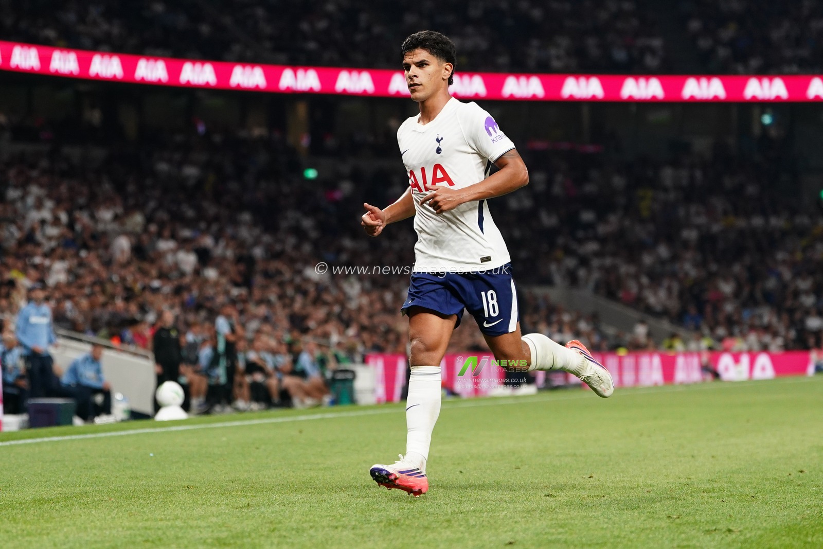 Mateus Fernandes of Tottenham Hotspur during the Carabao Cup round 2 match Tottenham Hotspur vs Charlton Athletic at Tottenham Hotspur Stadium, London, United Kingdom on 26 August 2026

(Photo by Harvey Murphy/News Images)