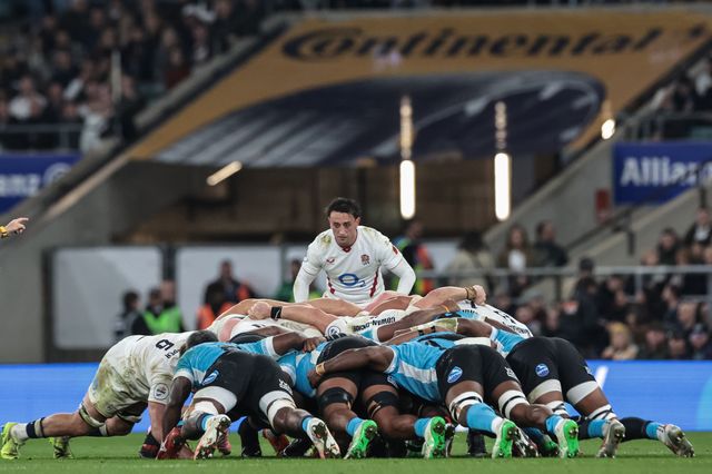 Alex Mitchell of England looks over the scrum during the Quilter Nations Series 2025 match England vs Fiji at Allianz Stadium, Twickenham, United Kingdom, 8th November 2025

(Photo by Mark Cosgrove/News Images)

*** GER AUT SUI OUT ***