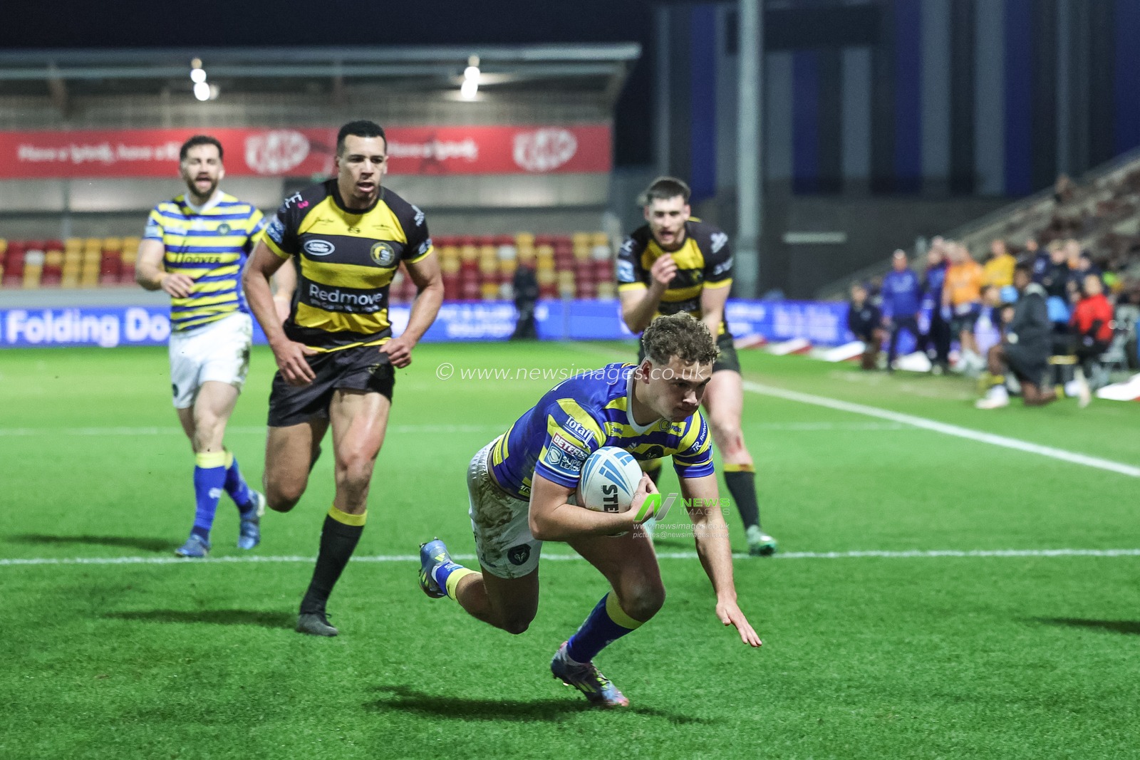 Cai Taylor-Wray of Warrington Wolves goes over for a try during the Betfred Super League Round 4 match York Knights vs Warrington Wolves at LNER Community Stadium, York, United Kingdom on 06 March 2026

(Photo by Mark Cosgrove/News Images)