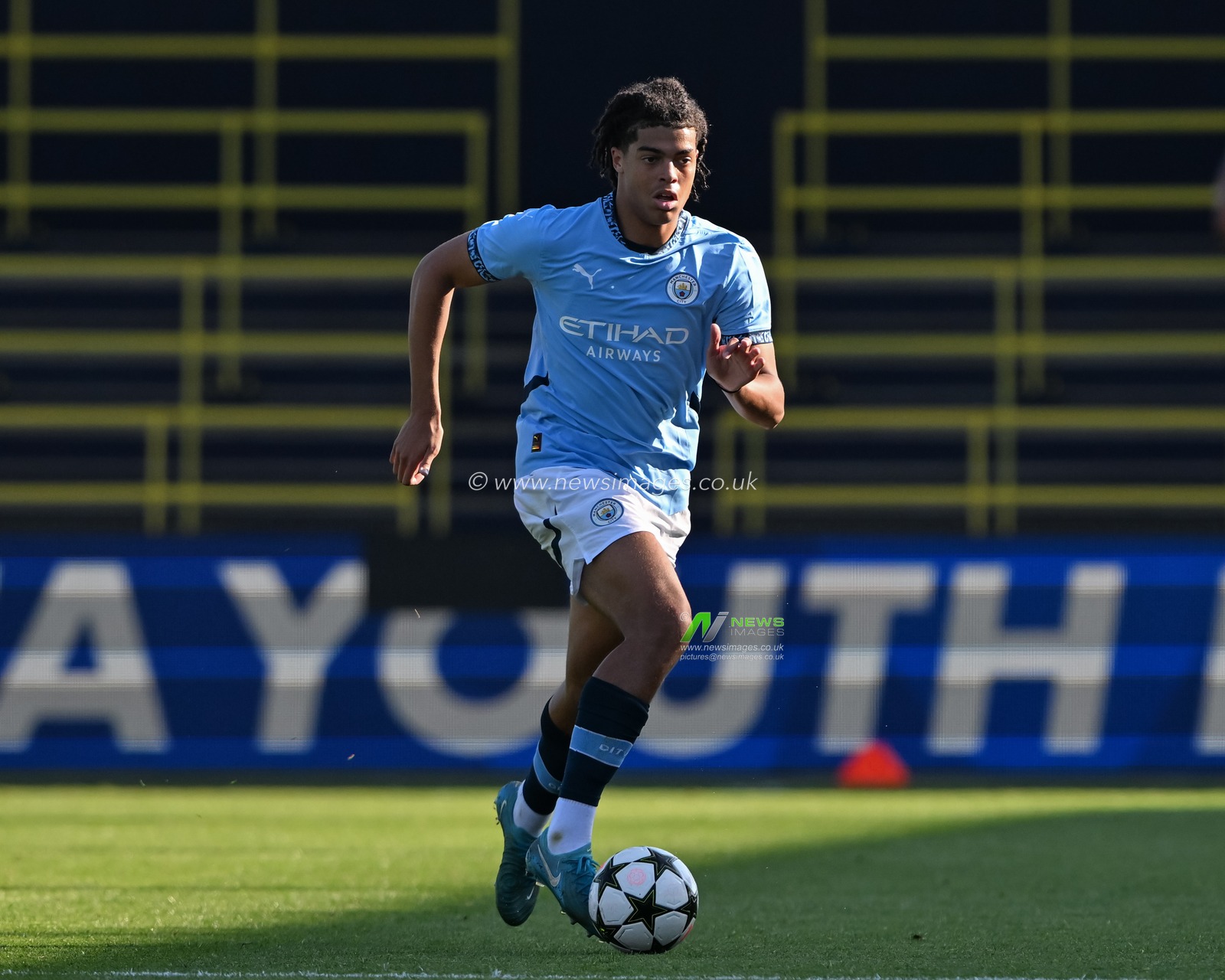 Jahmai Simpson-Pusey of Manchester City in action during the UEFA Champions League league stage match Manchester City vs Inter Milan at Etihad Stadium, Manchester, United Kingdom, 18th September 2024

(Photo by Cody Froggatt/News Images)