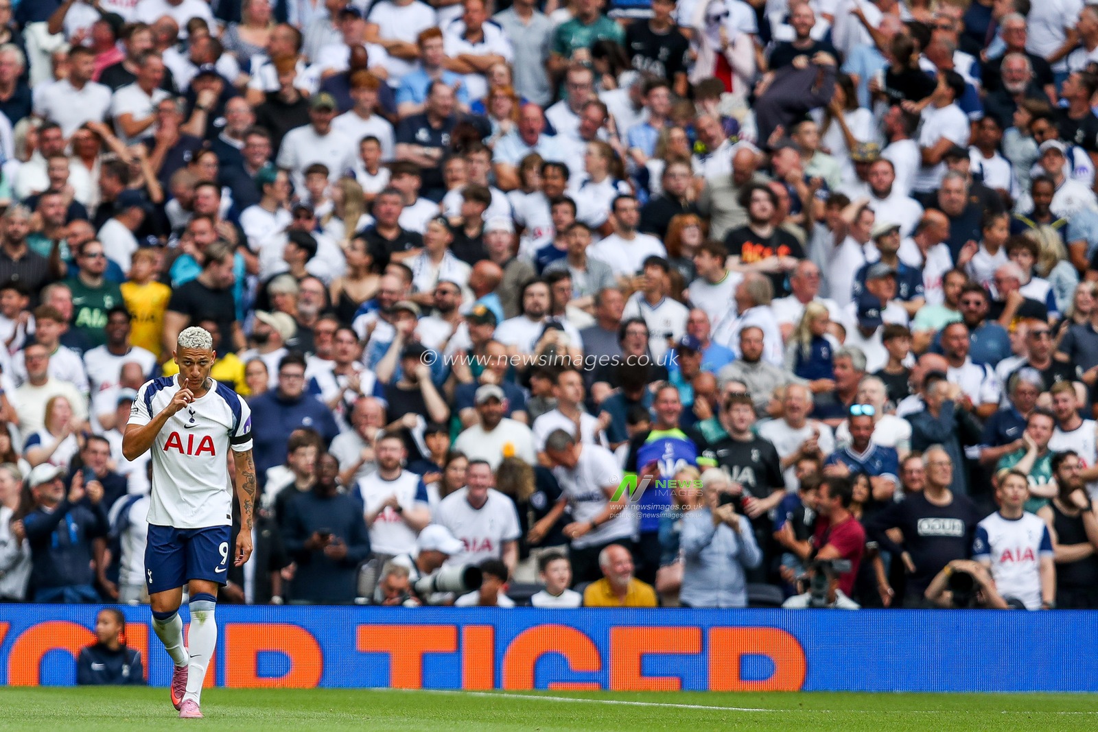 Richarlison of Tottenham Hotspur celebrates his goal to make it 1-0 during the Premier League match Tottenham Hotspur vs Burnley at Tottenham Hotspur Stadium, London, United Kingdom, 16th August 2025

(Photo by Izzy Poles/News Images)
