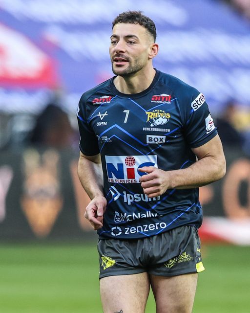 Jake Connor of Leeds Rhinos in the pre-game warm up during the Betfred Super League round 11 match Wigan Warriors vs Leeds Rhinos at The Brick Community Stadium, Wigan, United Kingdom on 15 May 2026

(Photo by Alfie Cosgrove/News Images)