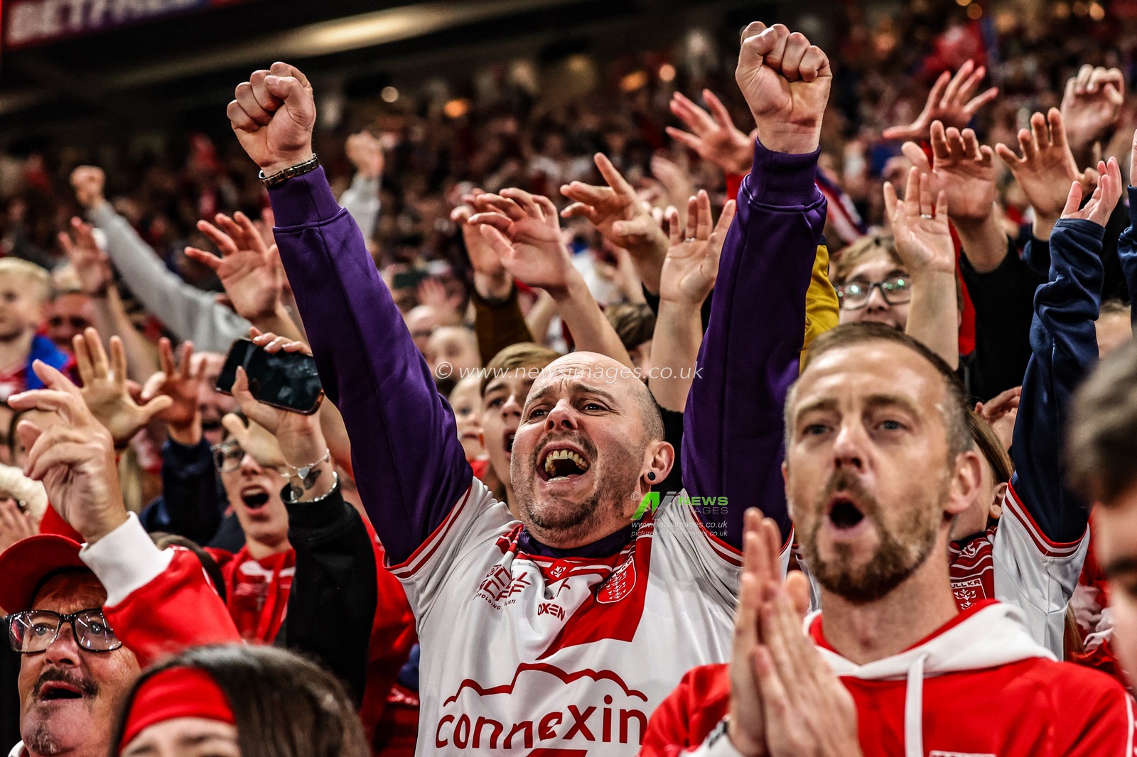 Hull KR fans celebrate winning the Grand Final during the 2025 Betfred Super League Grand Final Hull KR v Wigan Warriors at Old Trafford, Manchester, United Kingdom, 11th October 2025

(Photo by Alfie Cosgrove/News Images)