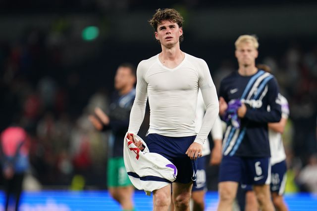 Archie Gray of Tottenham Hotspur at full time during the Carabao Cup round 2 match Tottenham Hotspur vs Charlton Athletic at Tottenham Hotspur Stadium, London, United Kingdom on 26 August 2026

(Photo by Harvey Murphy/News Images)