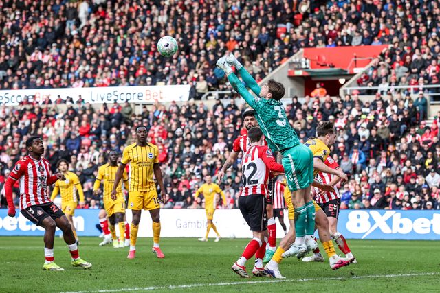 Sunderland goalkeeper Melker Ellborg punches clear during the Premier League match Sunderland vs Brighton & Hove Albion at Stadium Of Light, Sunderland, United Kingdom on 14 March 2026

(Photo by Alfie Cosgrove/News Images)