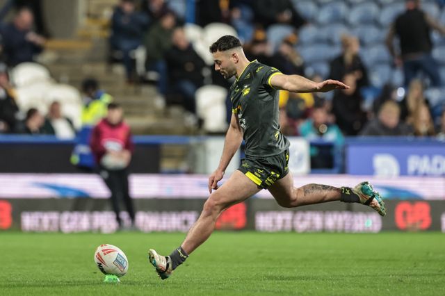 Jake Connor of Leeds Rhinos converts for a goal during the Betfred Super League round 8 match Huddersfield Giants vs Leeds Rhinos at Accu Stadium, Huddersfield, United Kingdom on 17 April 2026

(Photo by Mark Cosgrove/News Images)