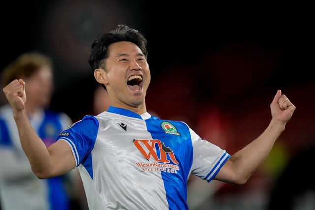 Ryoya Morishita of Blackburn Rovers applauds the fans after the final whistle  and celebrates his team win during the Sky Bet Championship match Sheffield United vs Blackburn Rovers at Bramall Lane, Sheffield, United Kingdom on 22 April 2026

(Photo by Maynard Manyowa/News Images)