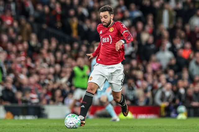 Bruno Fernandes of Manchester United breaks with the ball during the Premier League match Manchester United vs Brentford at Old Trafford, Manchester, United Kingdom on 27 April 2026

(Photo by Mark Cosgrove/News Images)