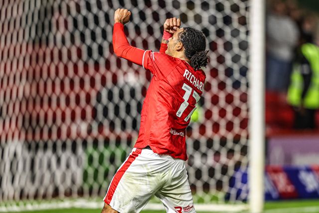 Amani Richards of Barnsley celebrates the win during the Sky Bet League One match Barnsley vs Blackpool at Oakwell, Barnsley, United Kingdom on 02 September 2026

(Photo by Alfie Cosgrove/News Images)