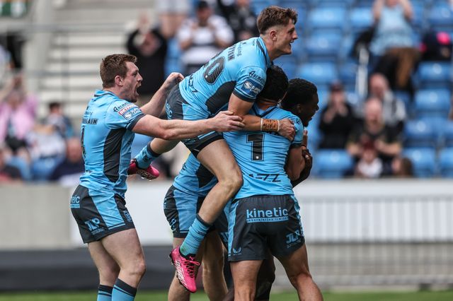 Sam Eseh of Hull FC celebrates his try during the Betfred Super League round 15 match Salford Red Devils vs Hull FC at Salford Community Stadium, Eccles, United Kingdom, 22nd June 2025

(Photo by Alfie Cosgrove/News Images)