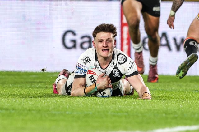 Davy Litten of Hull FC goes over for a try during the Betfred Super League round 1 match Hull FC vs Bradford Bulls at MKM Stadium, Hull, United Kingdom on 14 February 2026

(Photo by Alfie Cosgrove/News Images)