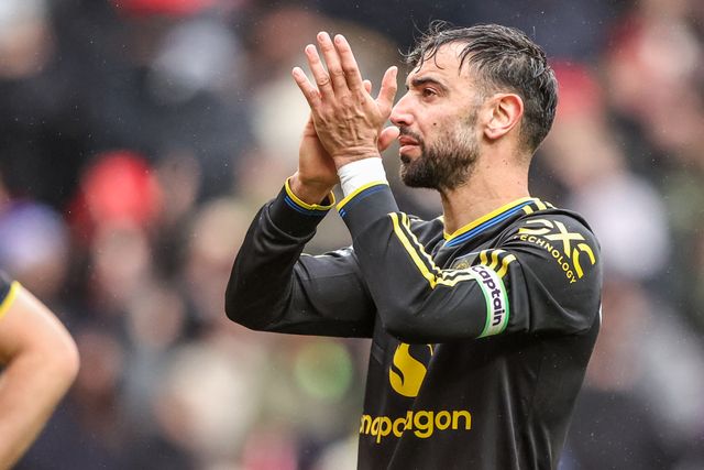 Bruno Fernandes of Manchester United applauds the fans after the game during the Premier League match Sunderland vs Manchester United at Stadium Of Light, Sunderland, United Kingdom on 09 May 2026

(Photo by Alfie Cosgrove/News Images)
