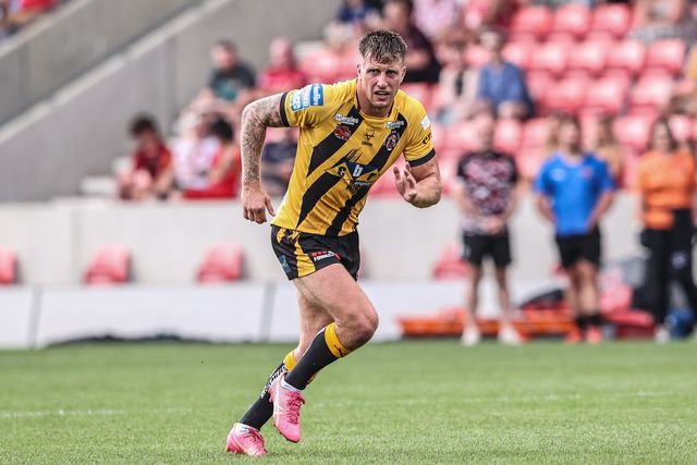 Alex Mellor of Castleford Tigers during the Betfred Super League Round 18 match Salford Red Devils vs Castleford Tigers at Salford Community Stadium, Eccles, United Kingdom, 13th July 2025

(Photo by Alfie Cosgrove/News Images)