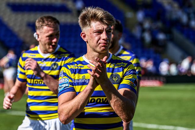 Ewan Irwin of Warrington Wolves applauds the fans after the game during the Betfred Super League round 12 match Warrington Wolves vs Bradford Bulls at The Halliwell Jones Stadium, Warrington, United Kingdom on 24 May 2026

(Photo by Alfie Cosgrove/News Images)