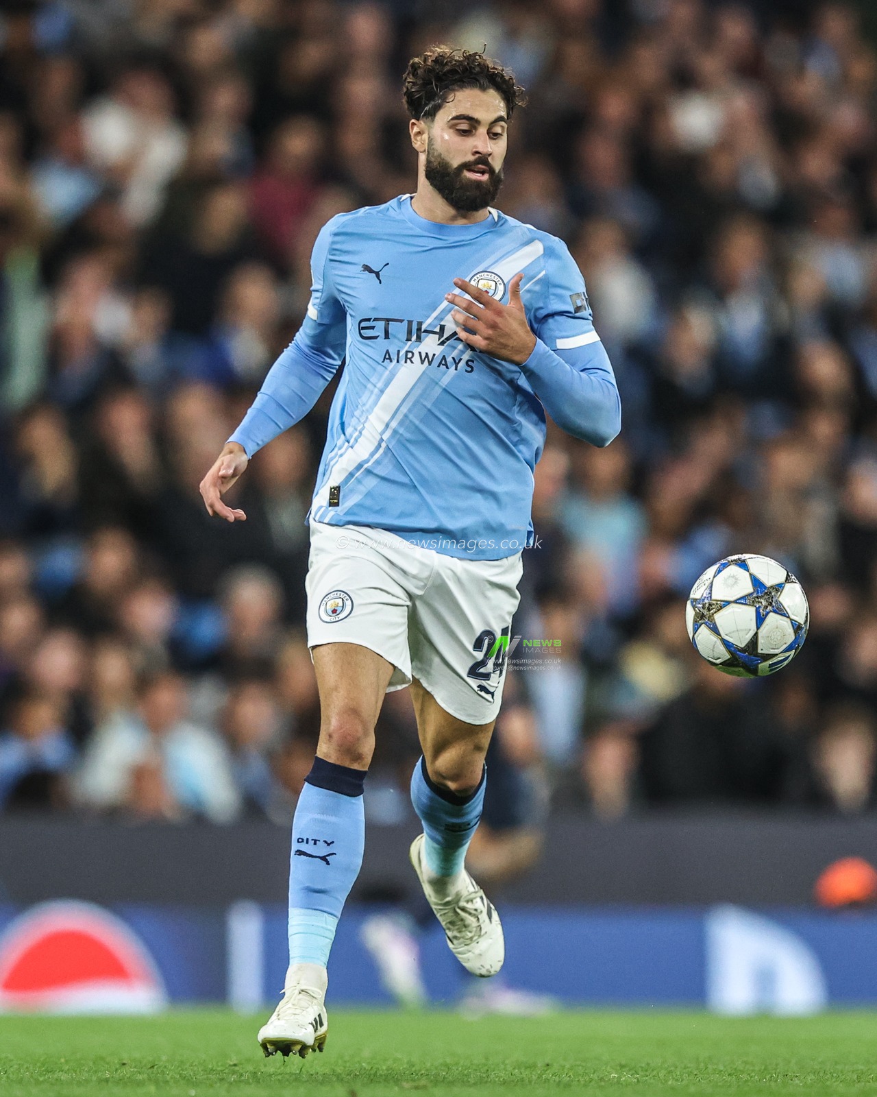 Josko Gvardiol of Manchester City during the UEFA Champions League 2025/26 Phase MD1 Manchester City vs Napoli League at The City of Manchester Stadium, Manchester, United Kingdom, 18th September 2025

(Photo by Alfie Cosgrove/News Images)