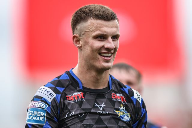 Ash Handley of Leeds Rhinos celebrates the win during the Betfred Super League round 17 match Hull KR vs Leeds Rhinos at Sewell Group Craven Park, Kingston upon Hull, United Kingdom, 6th July 2025

(Photo by Alfie Cosgrove/News Images)