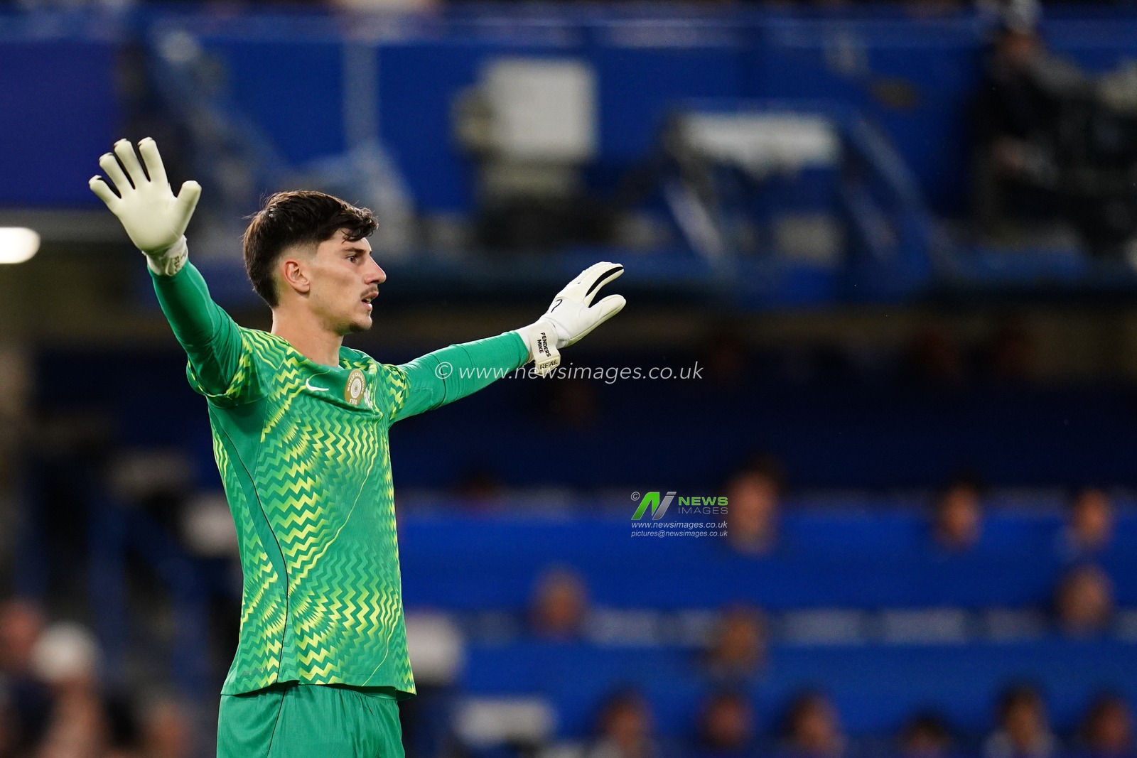 Chelsea goalkeeper Mike Penders during the Carabao Cup round 2 match Chelsea vs Luton Town at Stamford Bridge, London, United Kingdom on 27 August 2026

(Photo by Harvey Murphy/News Images)