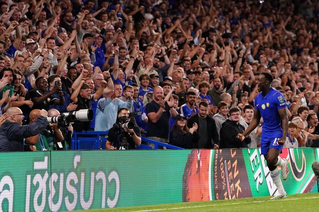 Danny Welbeck of Chelsea celebrates his first goal during the Carabao Cup round 2 match Chelsea vs Luton Town at Stamford Bridge, London, United Kingdom on 27 August 2026

(Photo by Harvey Murphy/News Images)
