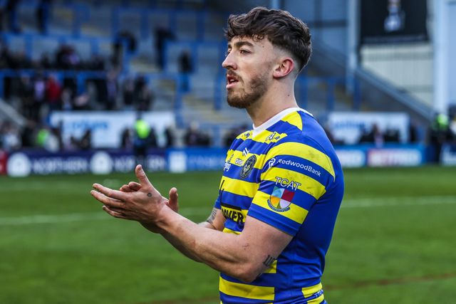 Matty Ashton of Warrington Wolves applauds the fans after the game during the Betfred Challenge Cup Quarter Final match Warrington Wolves vs Leigh Leopards at The Halliwell Jones Stadium, Warrington, United Kingdom on 11 April 2026

(Photo by Alfie Cosgrove/News Images)