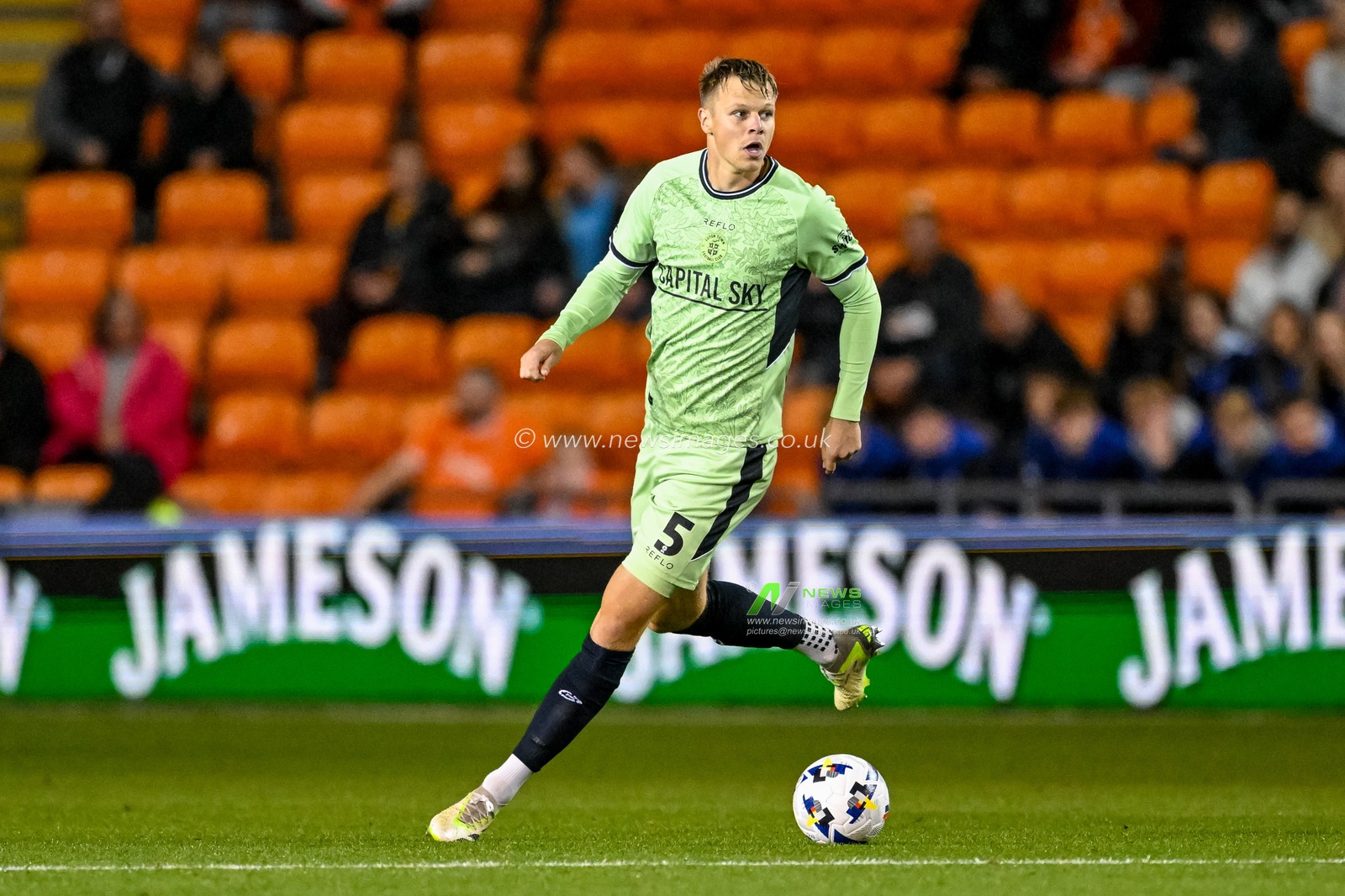 Mads Juel Andersen of Luton Town during the Sky Bet League 1 match Blackpool vs Luton Town at Bloomfield Road, Blackpool, United Kingdom, 30th September 2025

(Photo by Adam Gee/News Images)