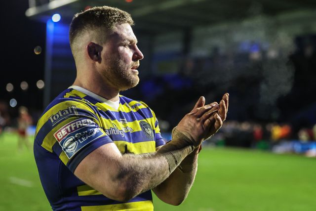 Luke Yates of Warrington Wolves applauds the fans after the game during the Betfred Super League Round 1 match Warrington Wolves vs St Helens at The Halliwell Jones Stadium, Warrington, United Kingdom on 13 February 2026

(Photo by Alfie Cosgrove/News Images)