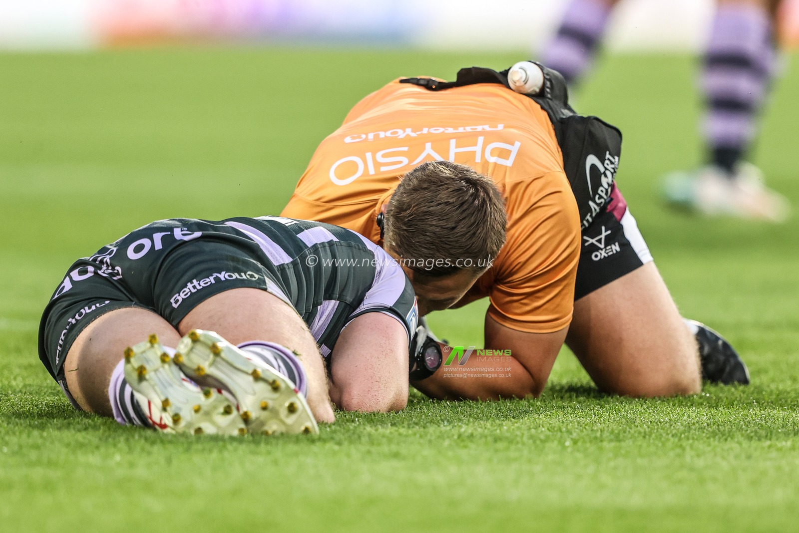 Olly Russell of Huddersfield Giants injured during the Betfred Super League round 18 match Huddersfield Giants vs Bradford Bulls at Accu Stadium, Huddersfield, United Kingdom on 10 July 2026

(Photo by Alfie Cosgrove/News Images)