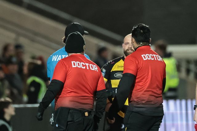 Paul McShane of York Knights leaves the field for a concussion assessment during the Betfred Super League Round 4 match York Knights vs Warrington Wolves at LNER Community Stadium, York, United Kingdom on 06 March 2026

(Photo by Mark Cosgrove/News Images)