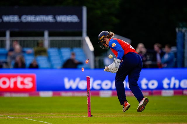 Amy Jones of England runs out Jess Kerr  of New Zealand during the England Women v New Zealand 1st Vitality IT20 match at The Central Co-Op County Ground, Derby, United Kingdom on 20 May 2026

(Photo by Maynard Manyowa/News Images)