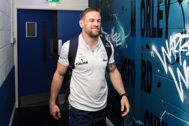 Matt Dufty of Warrington Wolves arrives ahead of the Betfred Super League Round 9 match Warrington Wolves vs St Helens at Halliwell Jones Stadium, Warrington, United Kingdom, 24th April 2025

(Photo by Gareth Evans/News Images)
