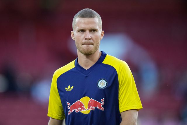 Gabriel Gudmundsson of Leeds United in the pregame warmup session during the Carabao Cup round 2 match Nottingham Forest vs Leeds Rhinos at City Ground, Nottingham, United Kingdom on 25 August 2026

(Photo by Maynard Manyowa/News Images)