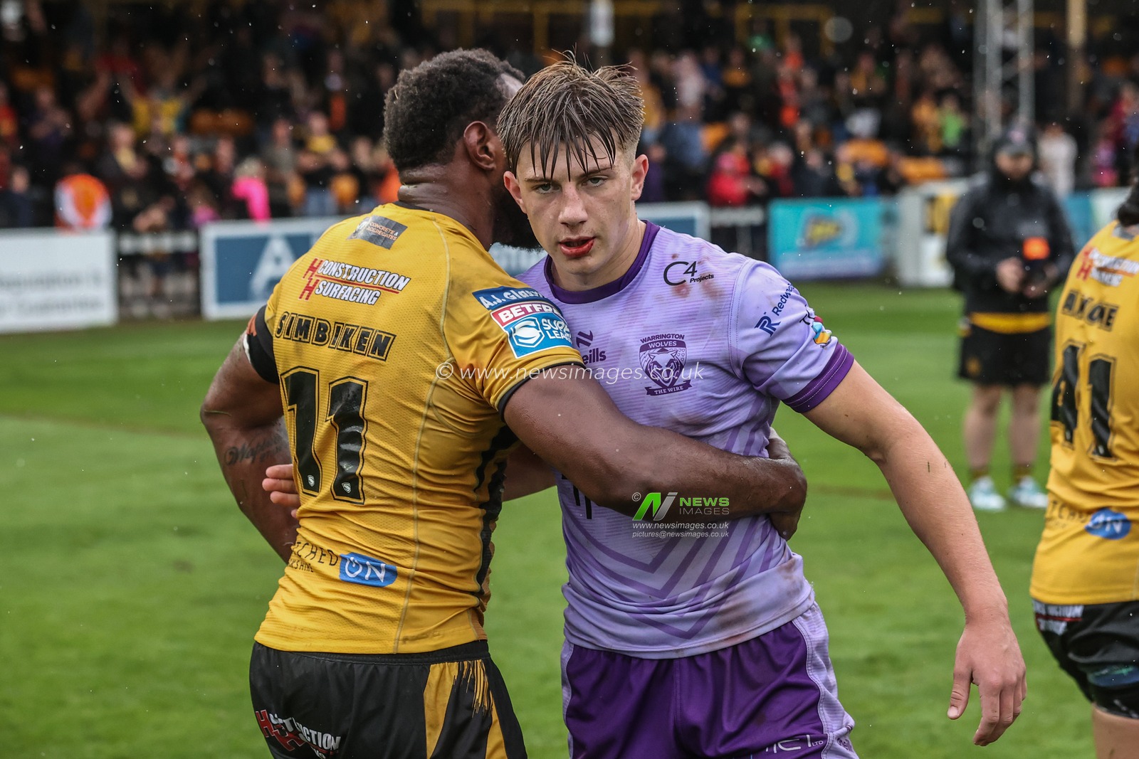 Ewan Irwin of Warrington Wolves during the Betfred Super League round 19 match Castleford Tigers vs Warrington Wolves at The Mend-A-Hose Jungle, Castleford, United Kingdom, 20th July 2025

(Photo by Alfie Cosgrove/News Images)