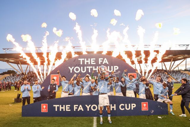 Manchester City lift The FA Youth Cup after beating Manchester United 2-1 during the FA Youth Cup Final match Manchester City U18 vs Manchester United U18 at Joie Stadium, Manchester, United Kingdom on 14 May 2026

(Photo by Mark Cosgrove/News Images)