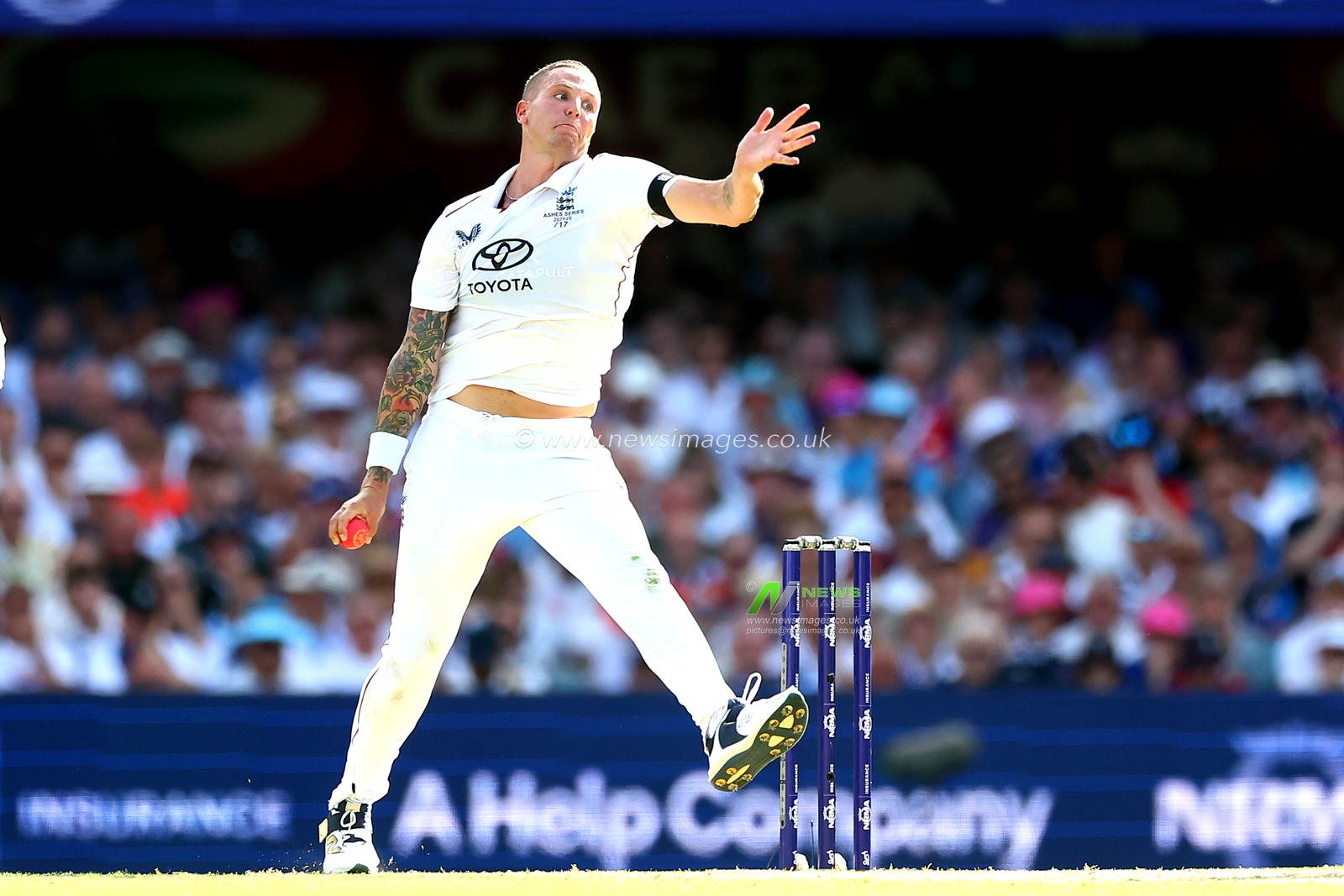 Brydon Carse of England  bowls during the NRMA Insurance Ashes Second Test Day 2 Australia vs England at The Gabba, Brisbane Cricket Ground, Brisbane, Australia, 5th December 2025

(Photo by Pat Hoelscher/News Images)

*** GER AUT SUI OUT ***