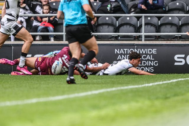 Lewis Martin of Hull FC goes over for a try during the Betfred Super League round 20 match Hull FC vs Huddersfield Giants at MKM Stadium, Hull, United Kingdom, 26th July 2025

(Photo by Alfie Cosgrove/News Images)
