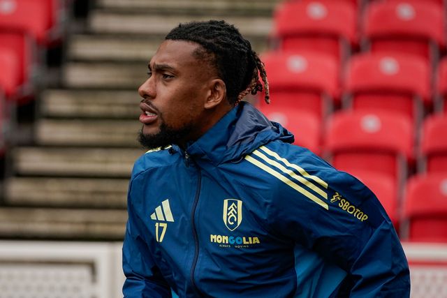 Alex Iwobi of Fulham enters the pitch for warm up during the Emirates FA Cup 4th Round  match Stoke City vs Fulham at Bet365 Stadium, Stoke On Trent, United Kingdom on 15 February 2026

(Photo by Maynard Manyowa/News Images)