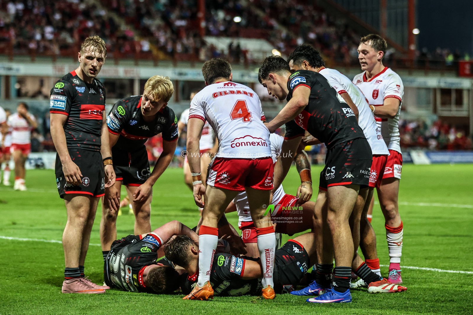 Sam Luckley of Hull KR celebrates his try during the Betfred Super League round 12 match Hull KR vs Wigan Warriors at Sewell Group Craven Park, Hull, United Kingdom on 21 May 2026

(Photo by Alfie Cosgrove/News Images)