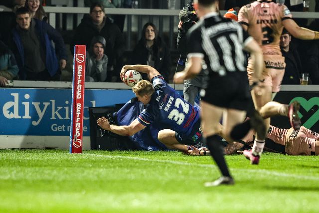 Will Tate of Wakefield Trinity goes over for a try during the Betfred Super League match Wakefield Trinity vs Hull FC at DIY Kitchens Stadium, Wakefield, United Kingdom on 05 March 2026

(Photo by Alfie Cosgrove/News Images)