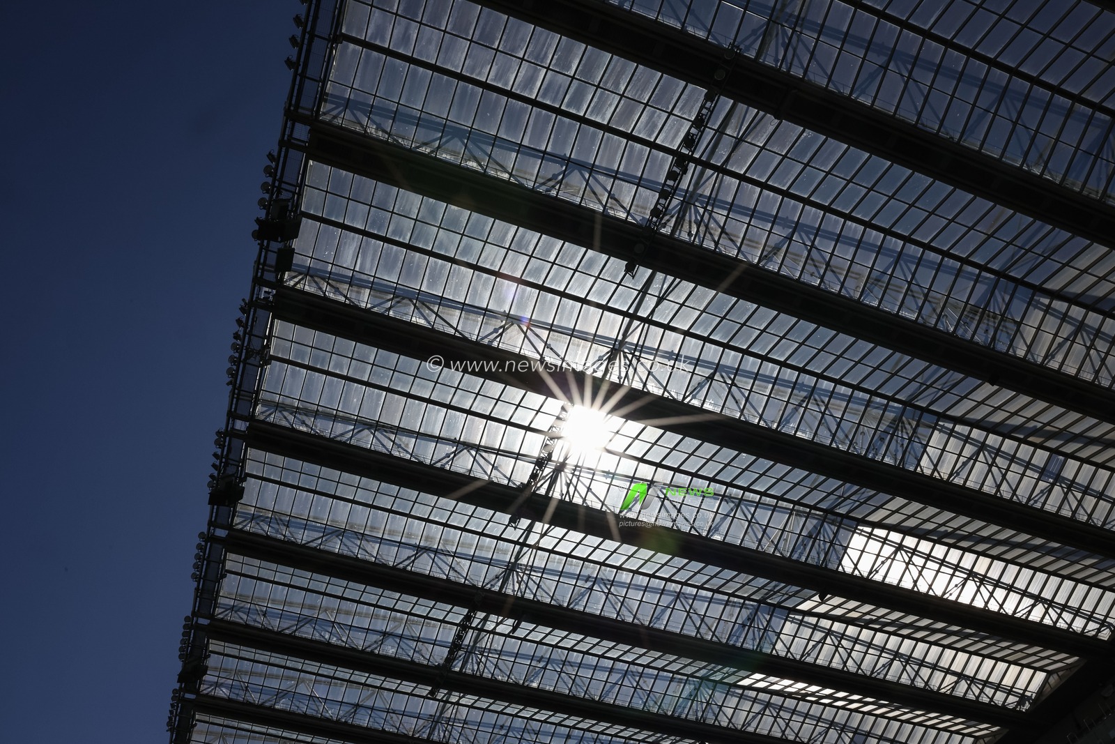 The sun bursts through the glass roof at St Jamesâ€™ Park during the Betfred Magic Weekend 2025 match Leigh Leopards vs Catalans Dragons at St. James's Park, Newcastle, United Kingdom, 3rd May 2025

(Photo by Mark Cosgrove/News Images)