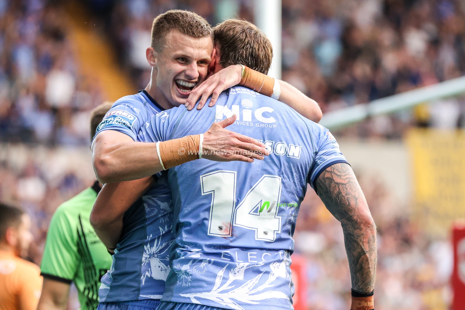 Chris Hankinson of Leeds Rhinos celebrates his try during the Betfred Super League round 16 match Leeds Rhinos vs Hull KR at AMT Headingley Stadium, Leeds, United Kingdom on 26 June 2026

(Photo by Alfie Cosgrove/News Images)