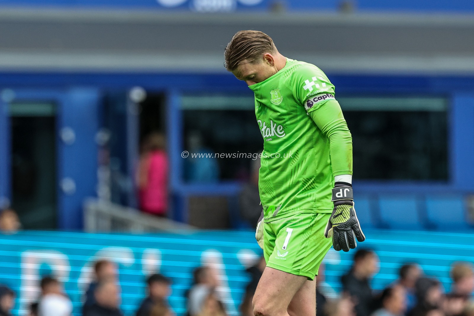 Jordan Pickford of Everton during the Premier League match Everton vs Manchester City at Goodison Park, Liverpool, United Kingdom, 19th April 2025

(Photo by Mark Cosgrove/News Images)