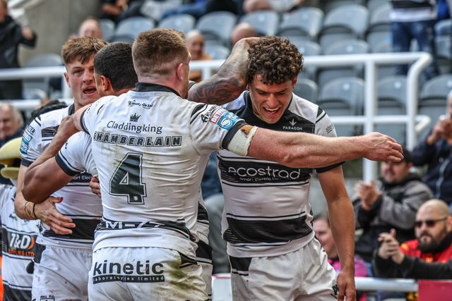 Lewis Martin of Hull FC celebrates his try during the Betfred Magic Weekend 2025 match Huddersfield Giants vs Hull FC at St. James's Park, Newcastle, United Kingdom, 4th May 2025

(Photo by Mark Cosgrove/News Images)