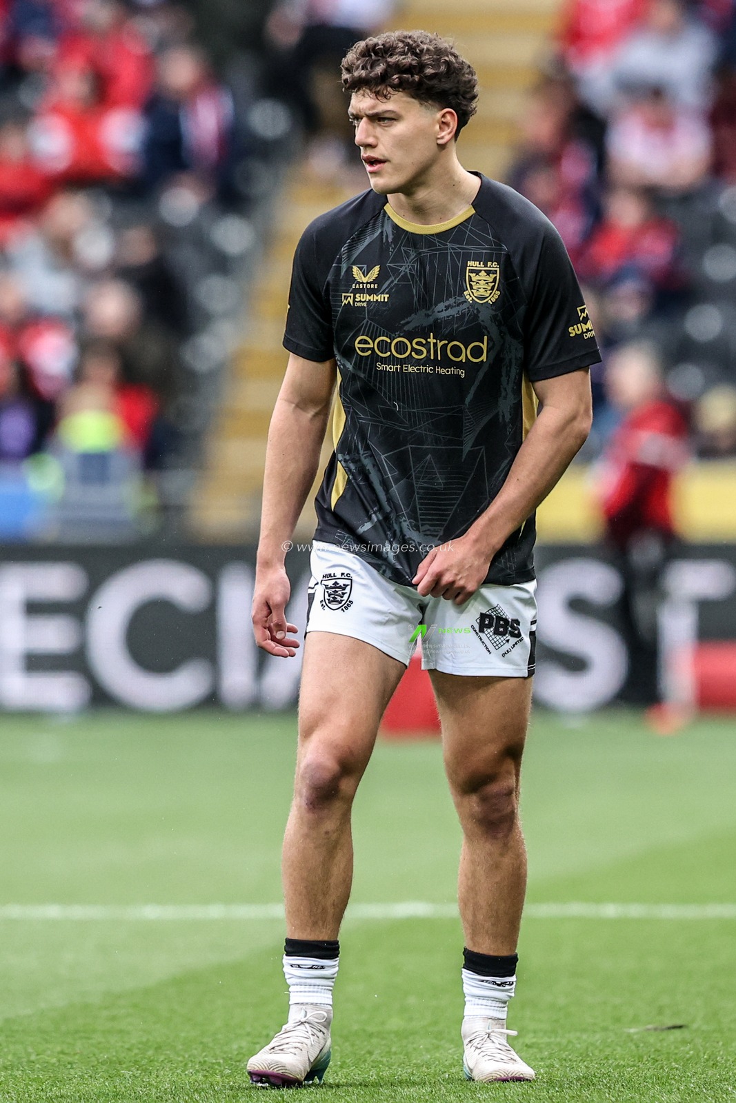 Lewis Martin of Hull FC during pre-game warm up during the Betfred Super League Round 8 match Hull FC vs Hull KR at MKM Stadium, Hull, United Kingdom, 18th April 2025

(Photo by Alfie Cosgrove/News Images)