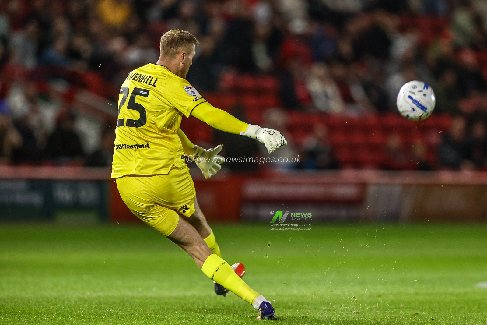 Barnsley goalkeeper Rogan Ravenhill takes a goal kick during the Sky Bet League One match Barnsley vs Blackpool at Oakwell, Barnsley, United Kingdom on 02 September 2026

(Photo by Alfie Cosgrove/News Images)