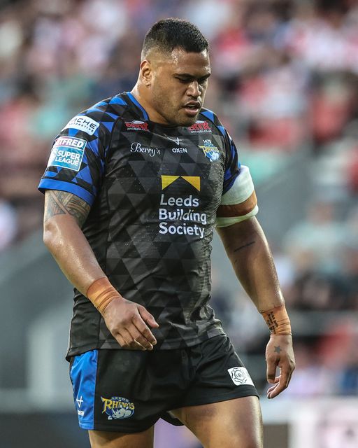 Sam Lisone of Leeds Rhinos during the Betfred Super League round 15 match St Helens vs Leeds Rhinos at Totally Wicked Stadium, St Helens, United Kingdom, 20th June 2025

(Photo by Alfie Cosgrove/News Images)