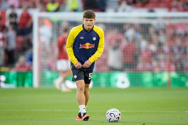Alfie Cresswell of Leeds United in the pregame warmup session  during the Carabao Cup round 2 match Nottingham Forest vs Leeds Rhinos at City Ground, Nottingham, United Kingdom on 25 August 2026

(Photo by Maynard Manyowa/News Images)