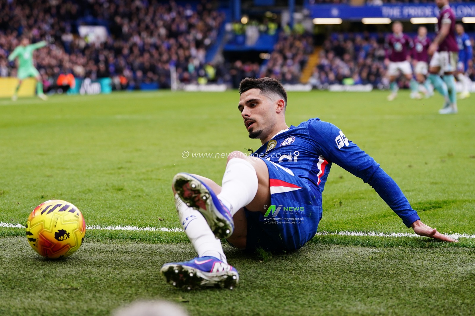 Pedro Neto of Chelsea during the Premier League match Chelsea vs Burnley at Stamford Bridge, London, United Kingdom on 21 February 2026

(Photo by Harvey Murphy/News Images)