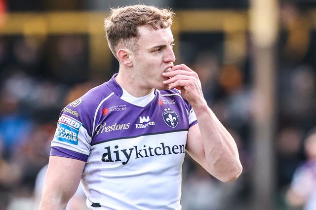 Jake Trueman of Wakefield Trinity during the Betfred Super League round 7 match Castleford Tigers vs Wakefield Trinity at OneBore Stadium, Castleford, Untied Kingdom on 05 April 2026

(Photo by Alfie Cosgrove/News Images)
