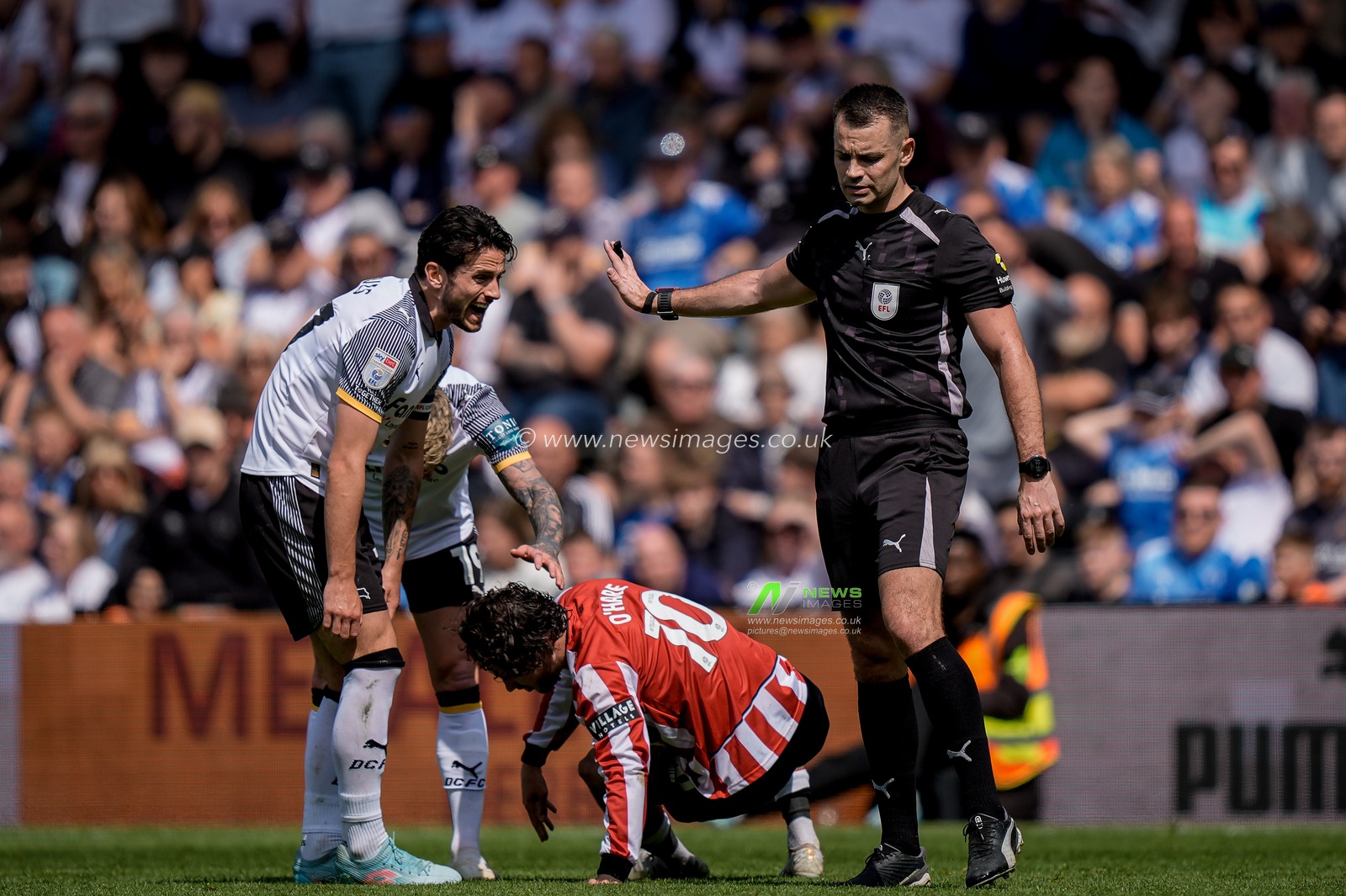 Referee Tom Nield blows for a foul on Callum O'Hare of Sheffield United during the Sky Bet Championship match Derby County vs Sheffield United at Pride Park Stadium, Derby, United Kingdom on 02 May 2026

(Photo by Maynard Manyowa/News Images)