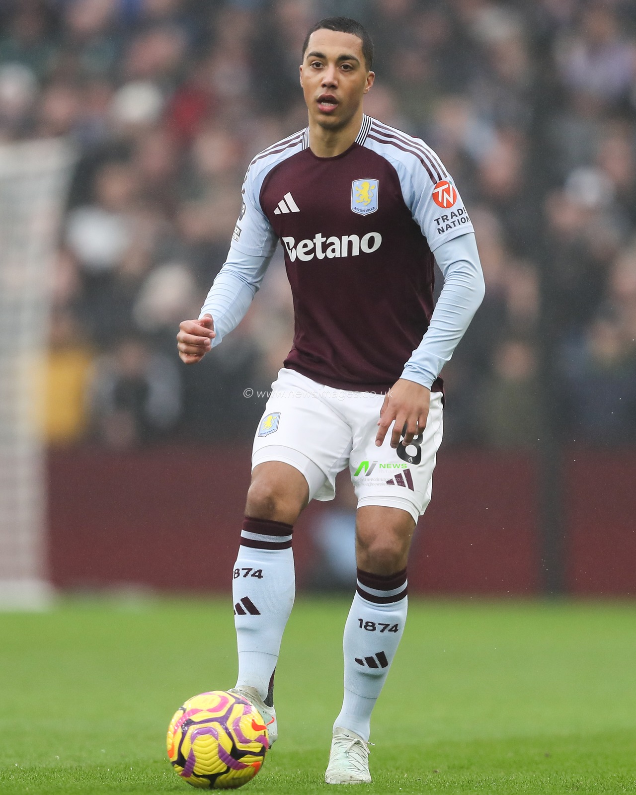 Youri Tielemans of Aston Villa in action during the Premier League match Aston Villa vs Ipswich Town at Villa Park, Birmingham, United Kingdom, 15th February 2025

(Photo by Gareth Evans/News Images)